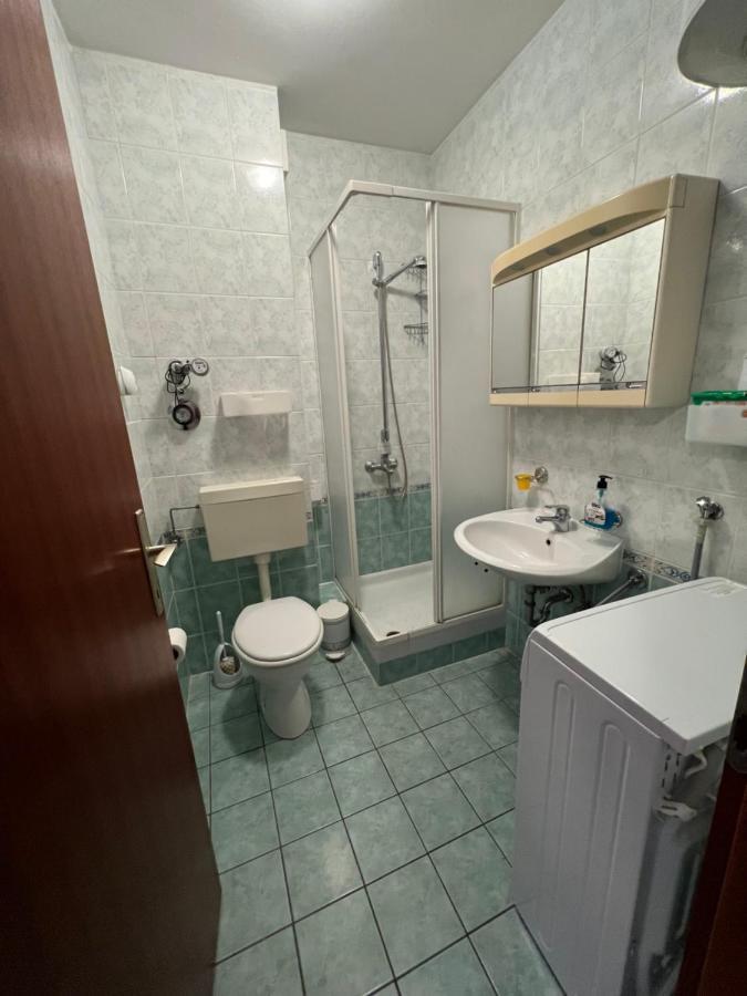 Apartment Luka Novalja Exteriör bild